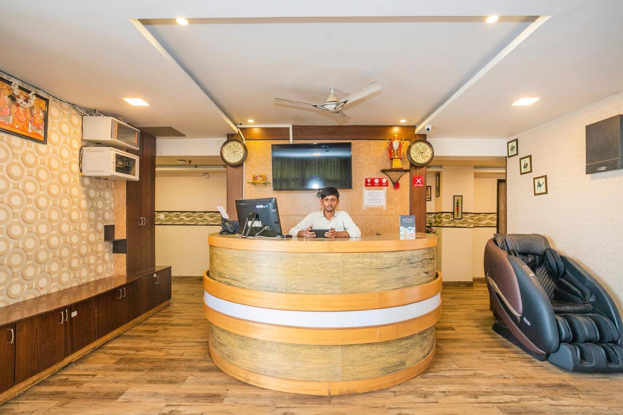 Super Collection O Indian Suites Near Sitara Restaurant Bangalore Dış mekan fotoğraf