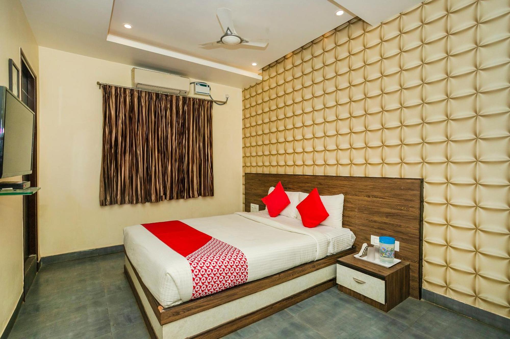 Super Collection O Indian Suites Near Sitara Restaurant Bangalore Dış mekan fotoğraf