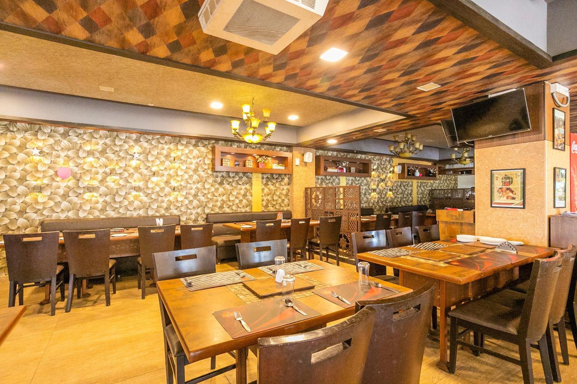 Super Collection O Indian Suites Near Sitara Restaurant Bangalore Dış mekan fotoğraf