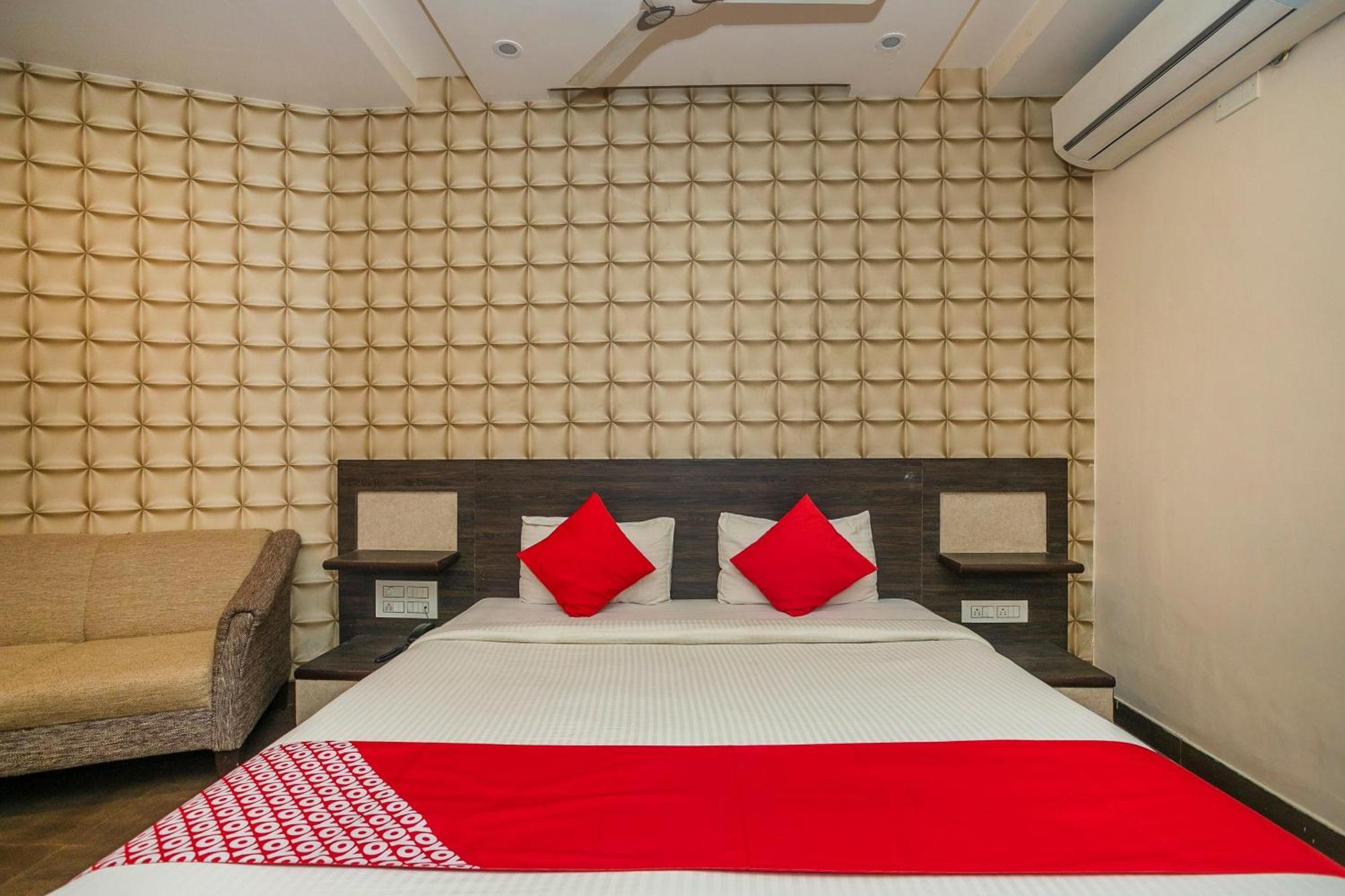 Super Collection O Indian Suites Near Sitara Restaurant Bangalore Dış mekan fotoğraf