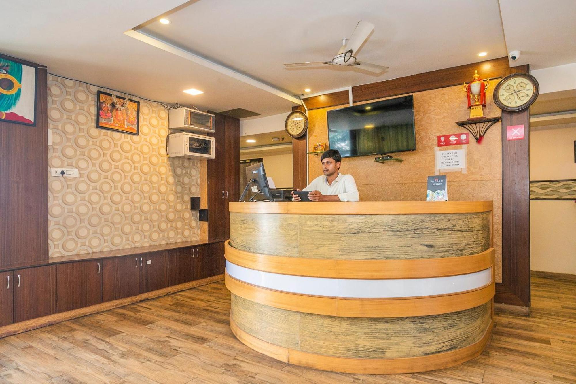 Super Collection O Indian Suites Near Sitara Restaurant Bangalore Dış mekan fotoğraf