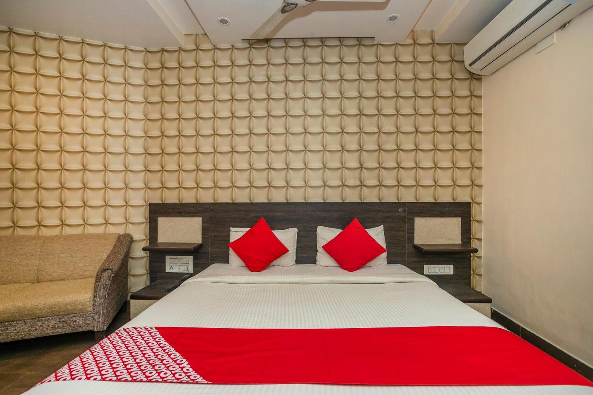 Super Collection O Indian Suites Near Sitara Restaurant Bangalore Dış mekan fotoğraf