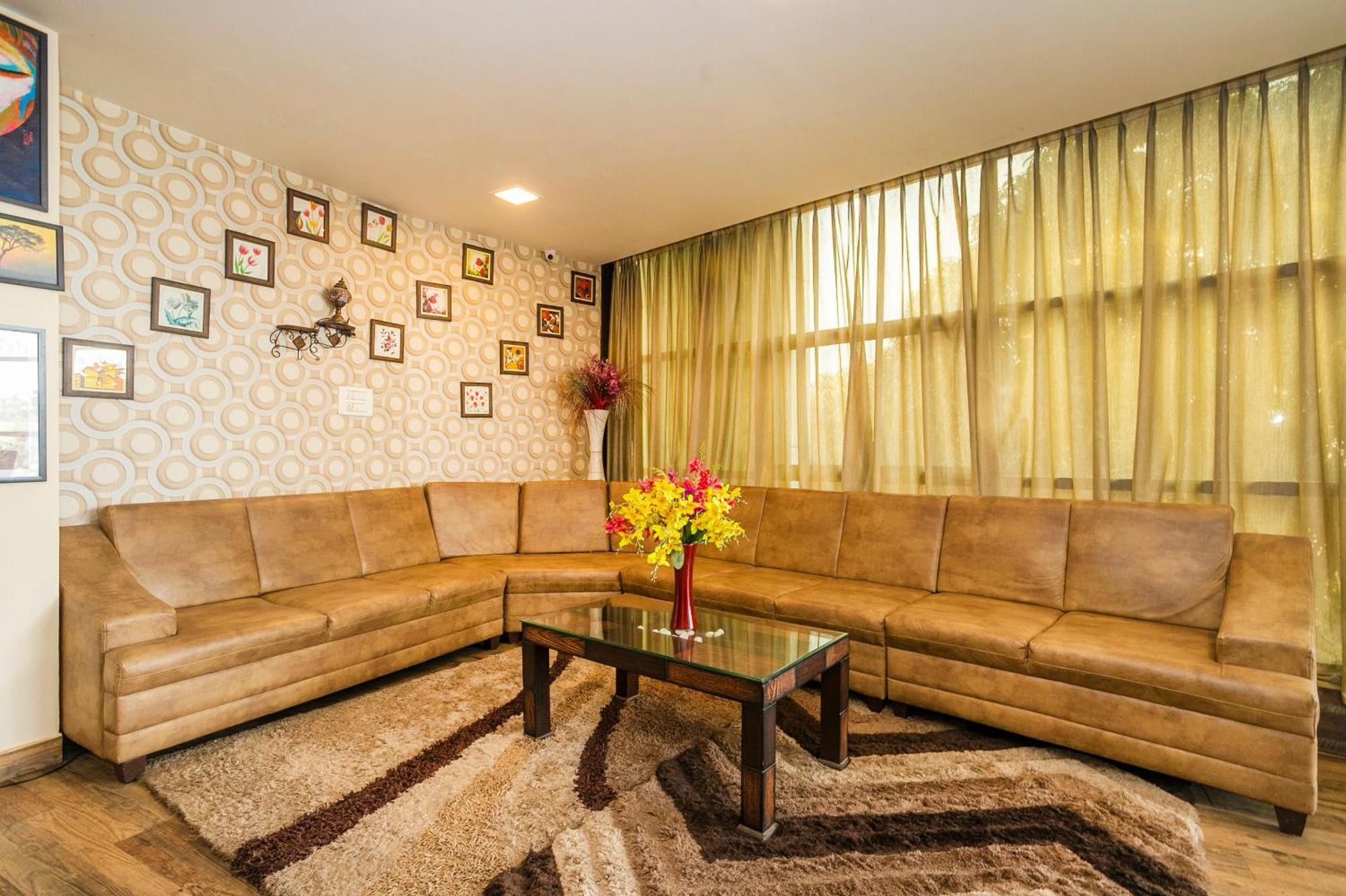 Super Collection O Indian Suites Near Sitara Restaurant Bangalore Dış mekan fotoğraf