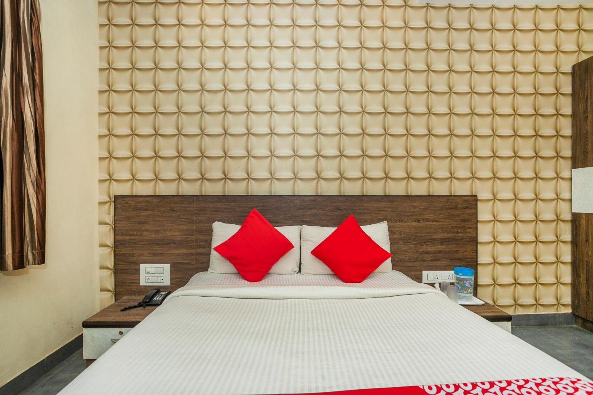 Super Collection O Indian Suites Near Sitara Restaurant Bangalore Dış mekan fotoğraf
